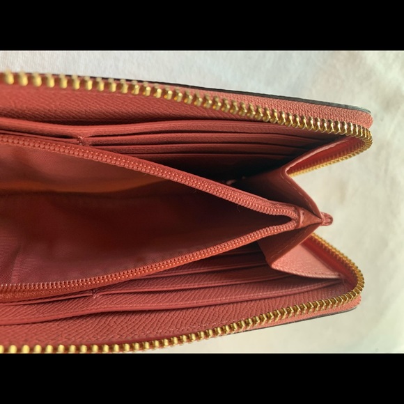 Large Pink Coach Wallet - Picture 5 of 7